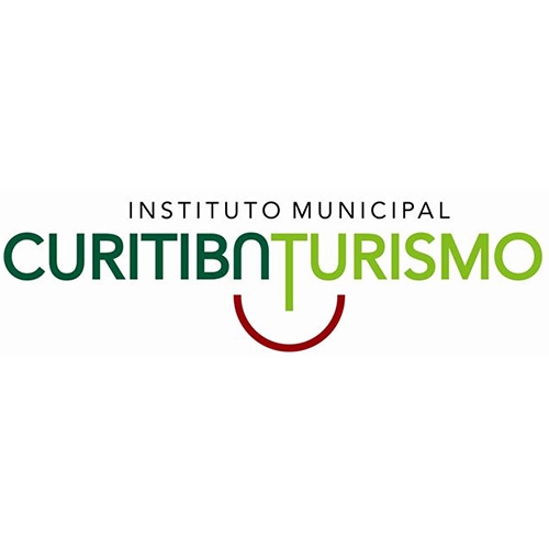 Ônibus Linha Turismo passando por cartão-postal de Curitiba