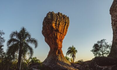 Parque Estadual de Vila Velha com balões de ar em Ponta Grossa